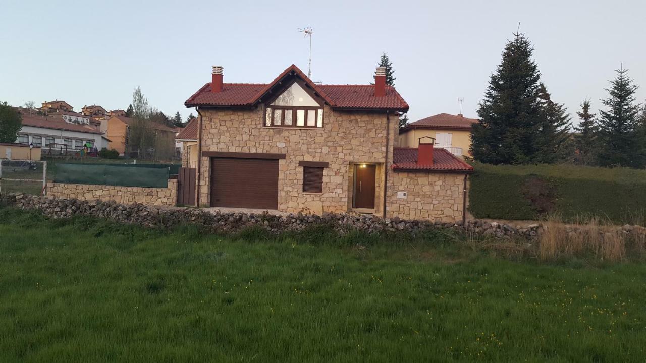 Pensjonat El Cordel De Gredos Navarredonda de Gredos Zewnętrze zdjęcie