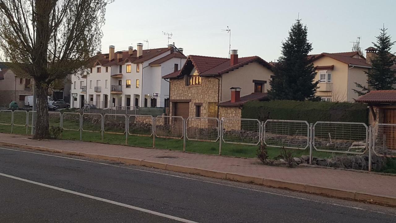 Pensjonat El Cordel De Gredos Navarredonda de Gredos Zewnętrze zdjęcie